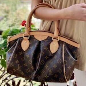 ⭐🔥AUTHENTIC🔥⭐Louis Vuitton TIVOLI PM Hand Bag